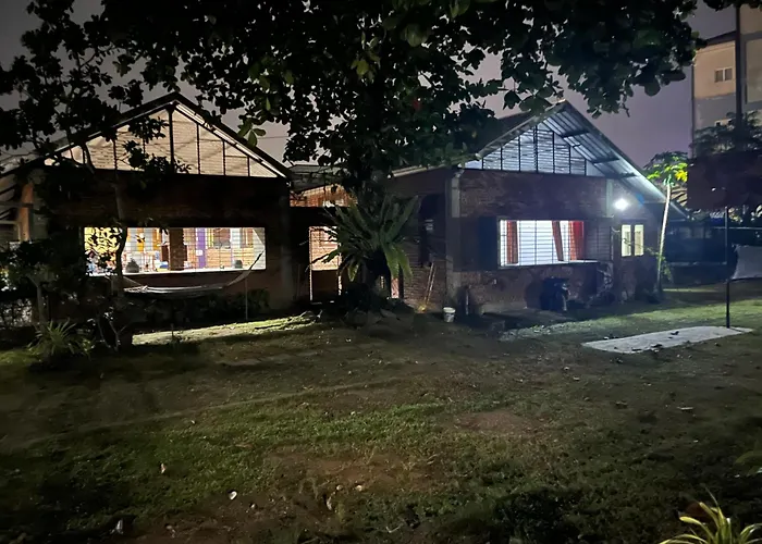 Tanty'S Hostel
